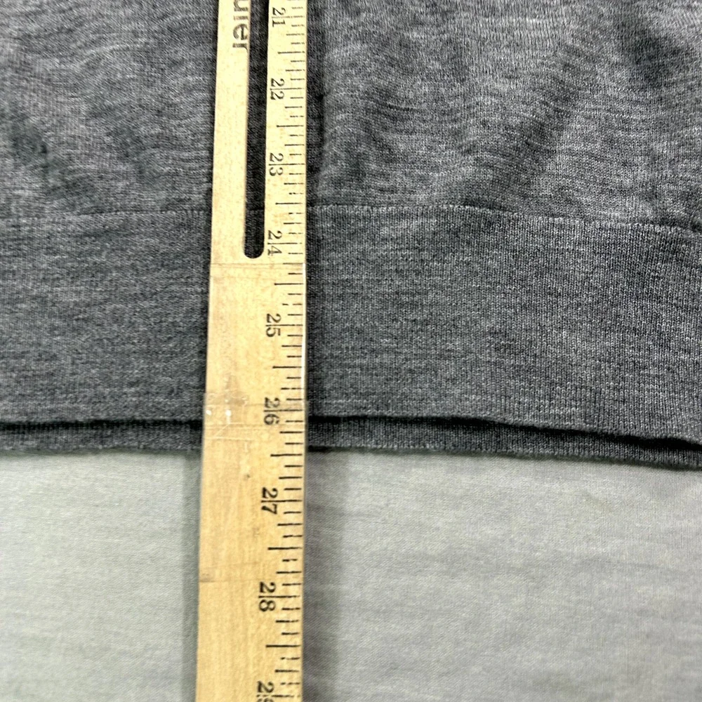 Banana Republic Sweater Mens‎ Medium Gray V-Neck Merino Wool Lightweight Casual